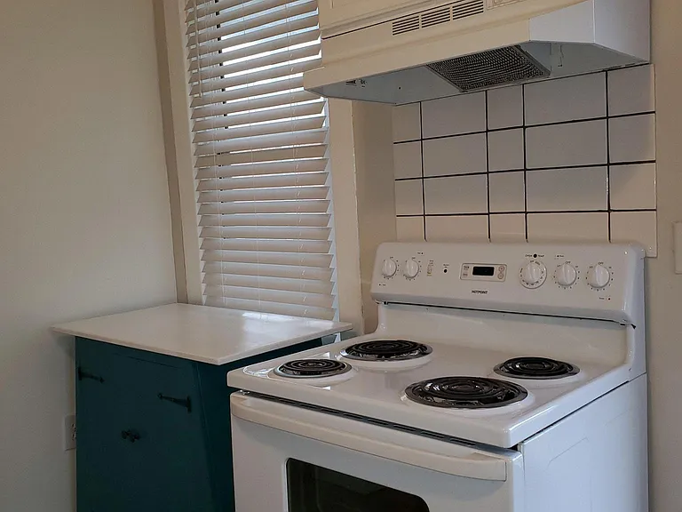 Kitchen stove