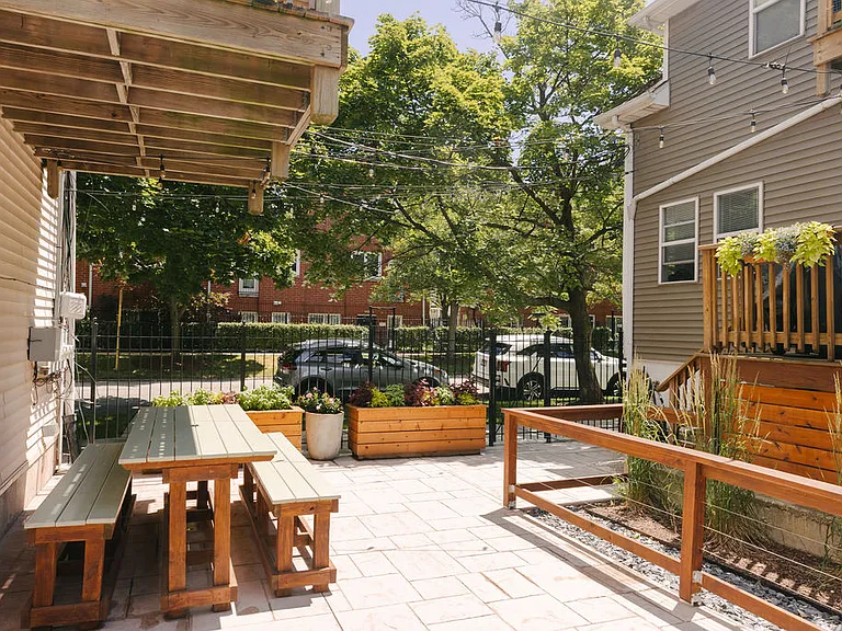 1901 W George St #1 — Photo 3