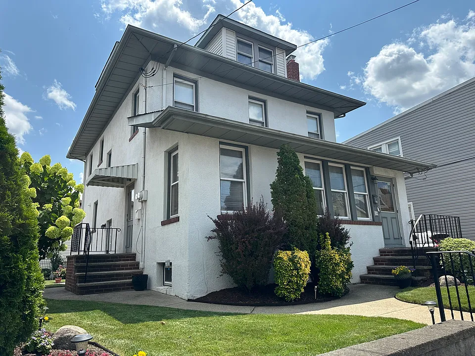 268 Harrington Ave #2