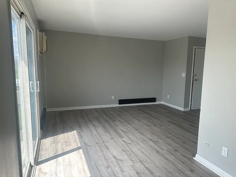 3190 Valerie Arms Dr #10 — Photo 3