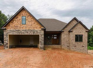 3807 10th St NE, Hickory, NC 28601