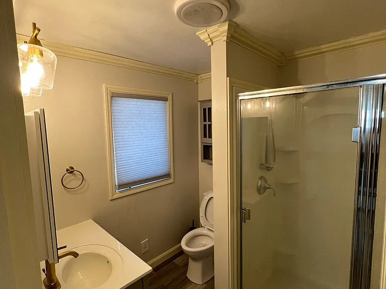 1005 E Main St — Photo 3