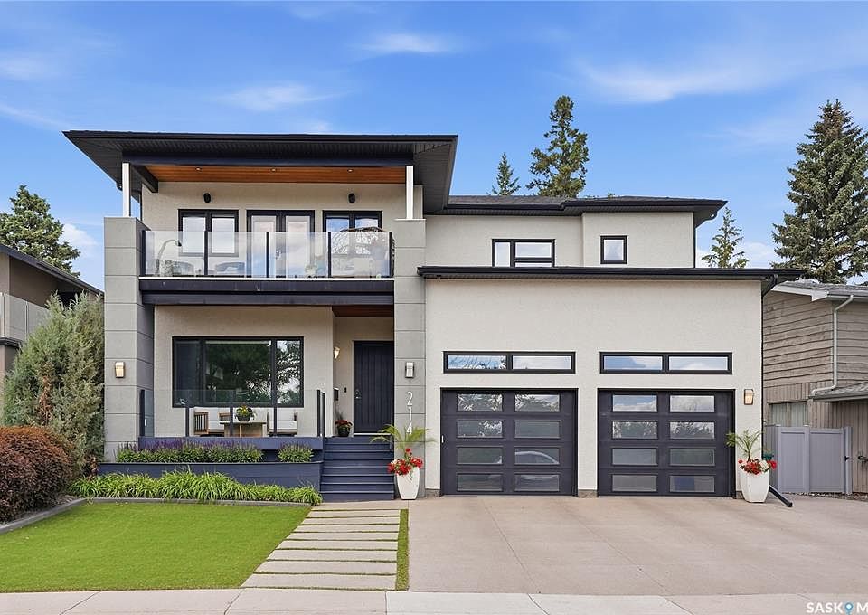 1st image of 214 Skeena CRESCENT