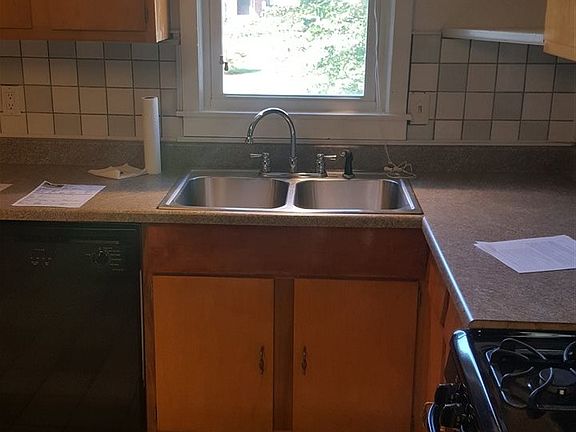 5th image of 1400 E Kelly Ave