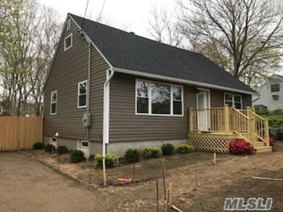 3rd image of 143 Stanley Dr