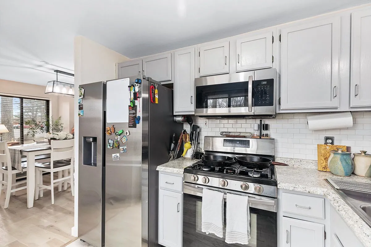2 bed, 2.0 bath, 1882 sqft, $2,900 — Photo 4