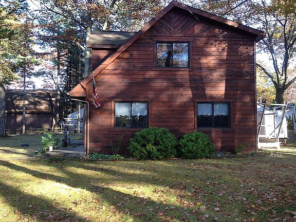 3rd image of 324 Edgewood Dr