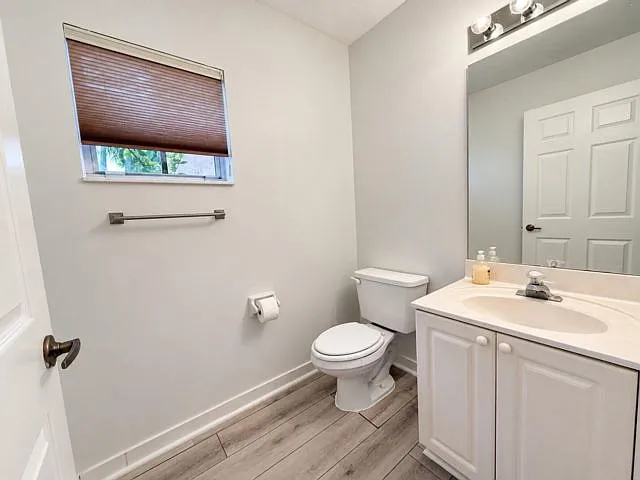 3 bed, 2.5 bath, $4,300 — Photo 2