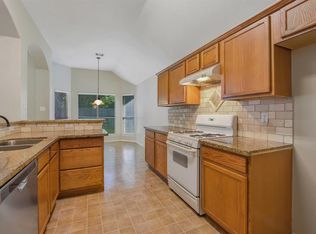 12106 Carol Ln, Pinehurst, TX 77362