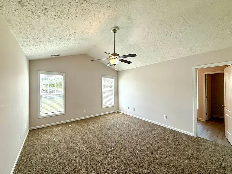 2513 Hunting Bow Dr — Photo 32