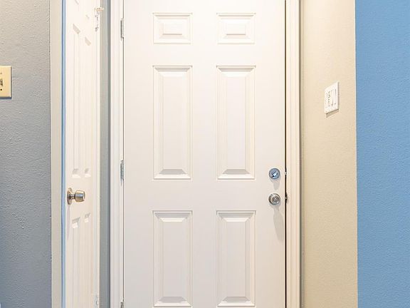 3rd image of 14600 Fonmeadow Dr APT 607