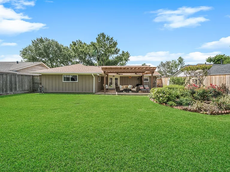 2523 Droxford Dr — Photo 35