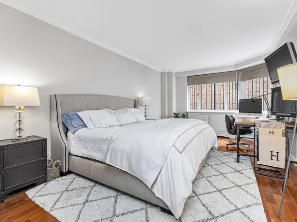 30 East 62nd Street image 5 of 11