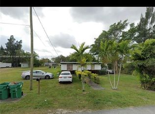 11980 SW 215th St, Miami, FL 33177