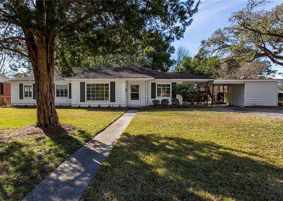 1st image of 327 Thornhill Cir