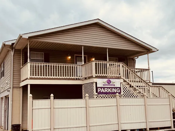 1576 E Pea Ridge Rd, Huntington, WV 25705