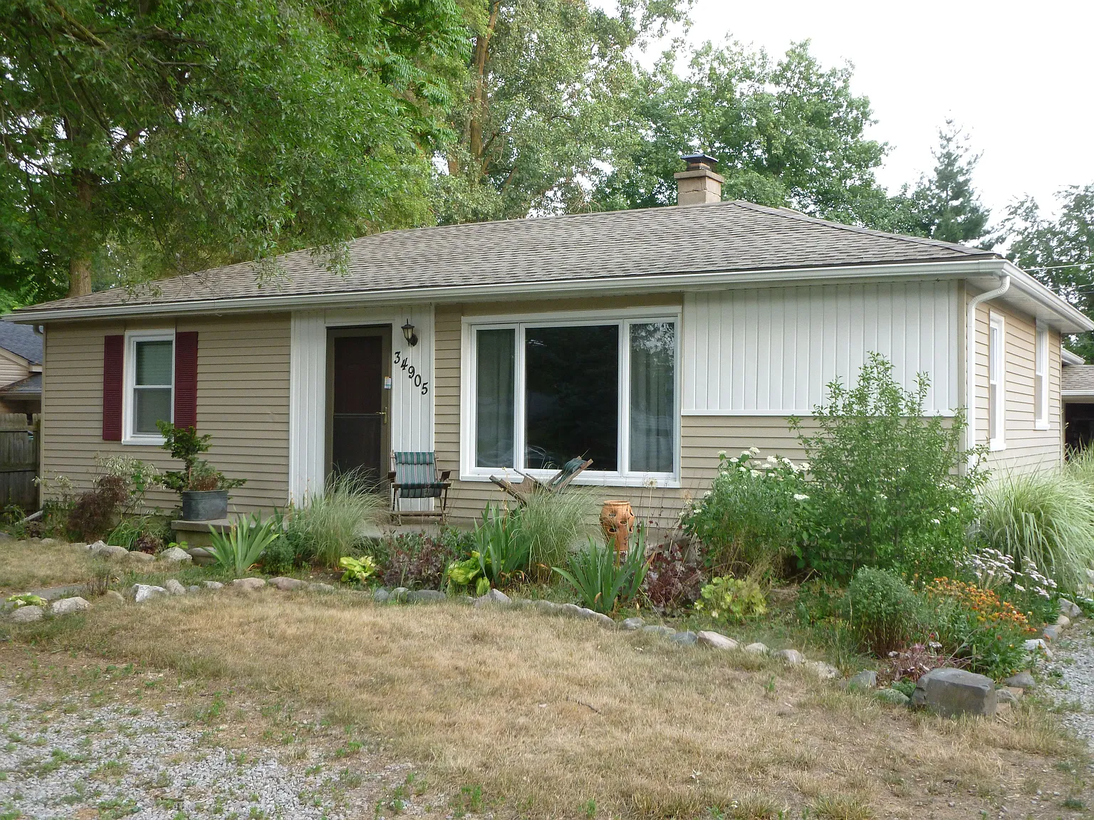 34905 Bridgeman St photo 1