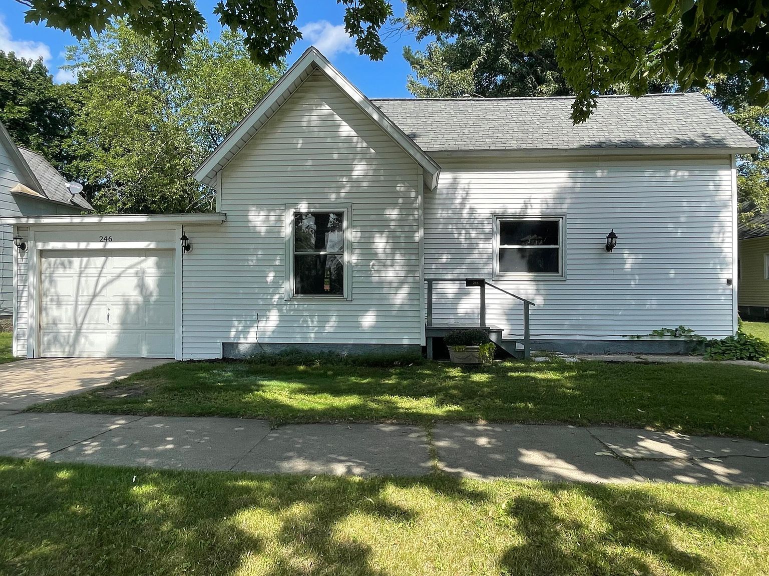 246 Wright St, Cadillac, MI 49601 Zillow