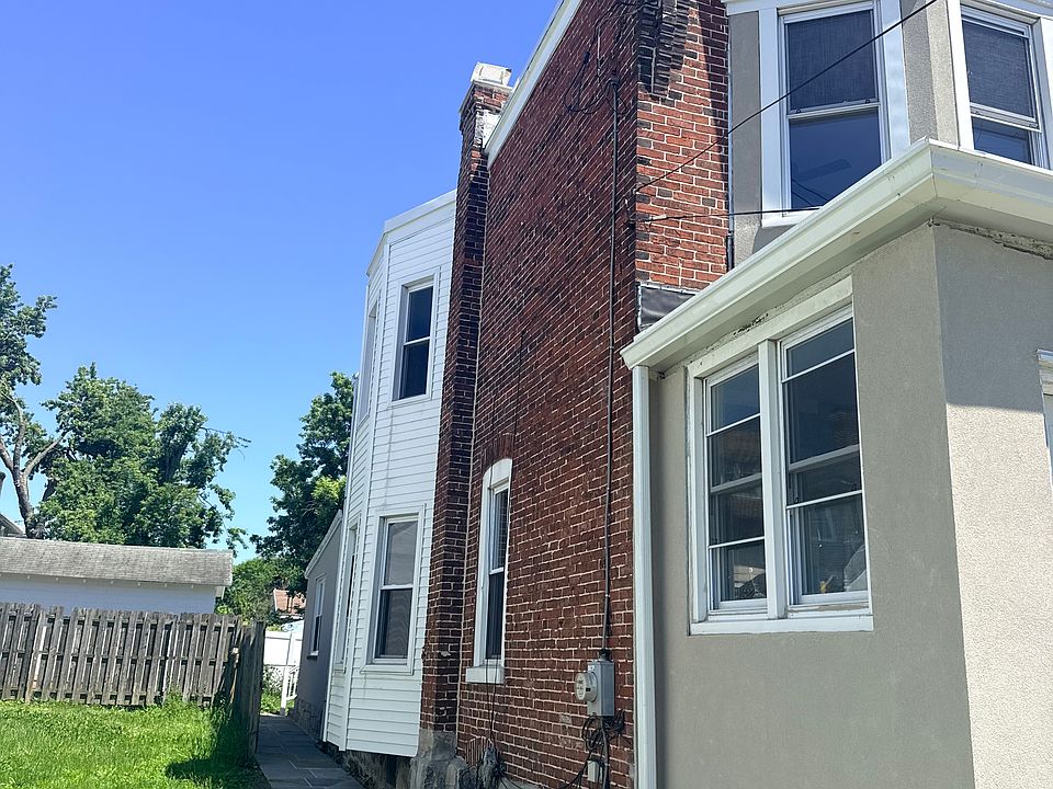 1st image of 209 S Springfield Rd