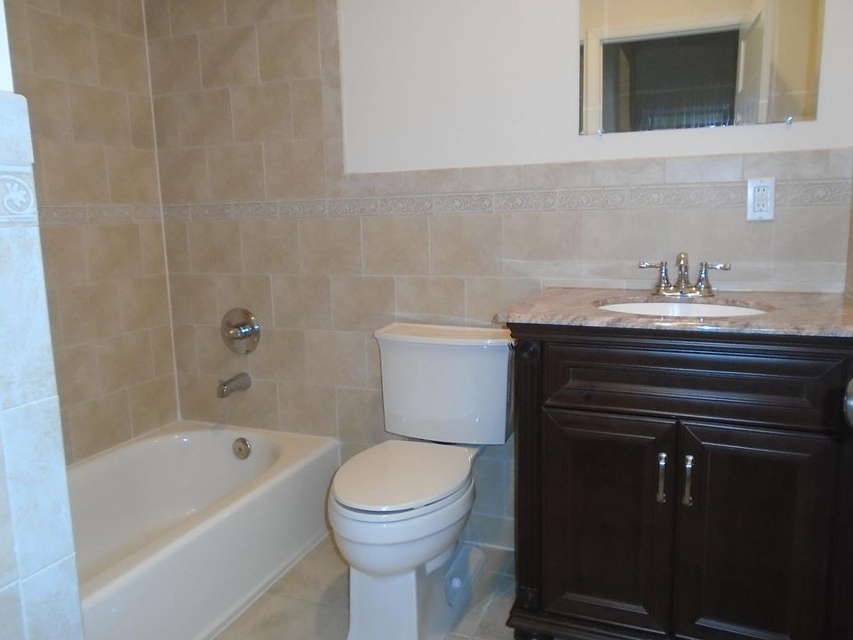 1st image of 138 W Olive St Floor 1