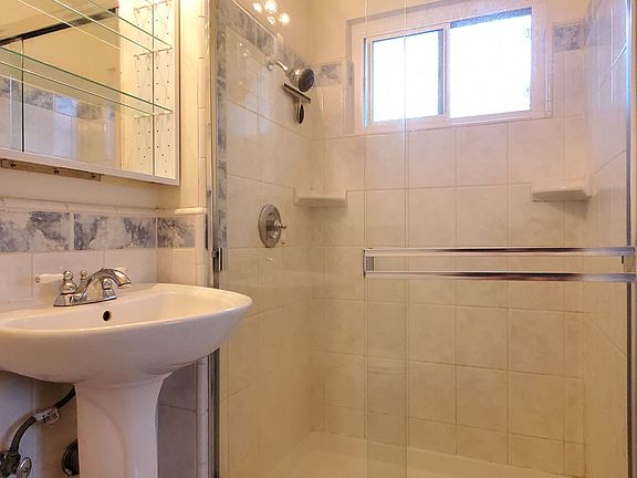 5th image of 3253 Desertwood Ln