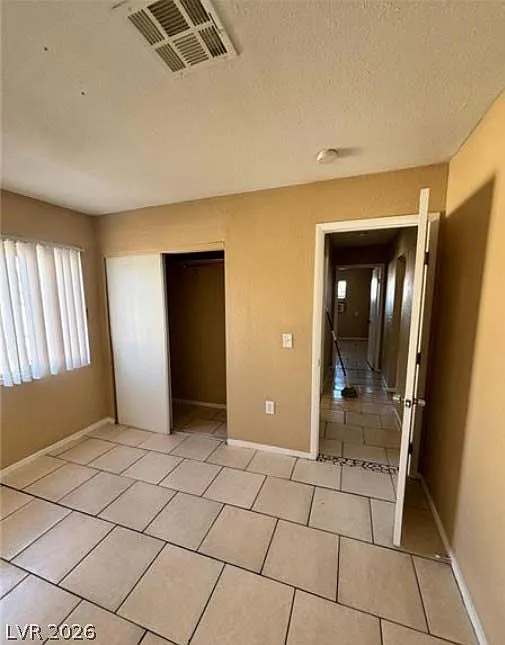 2 bed, 1.0 bath, 1646 sqft, $950 — Photo 3