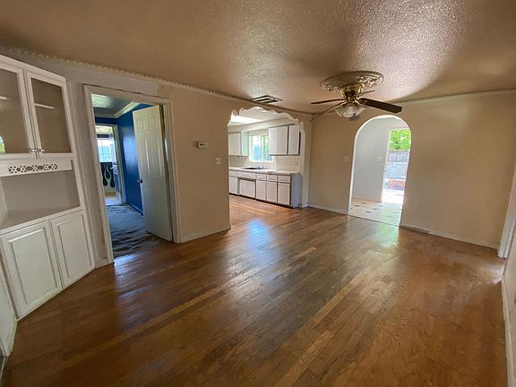 3rd image of 7000 32nd St