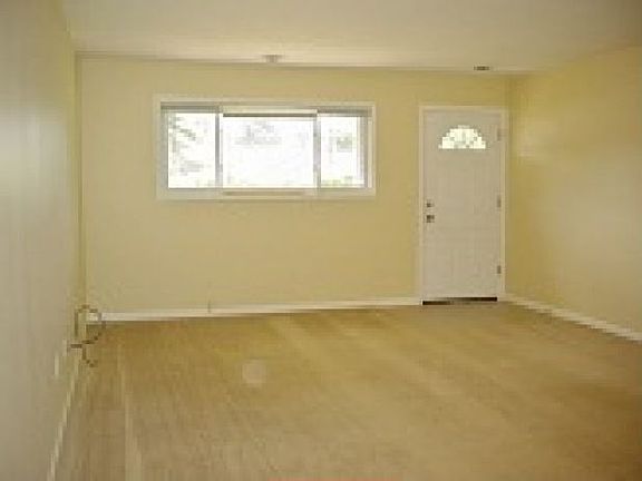 2nd image of 121 Chadborne Ct