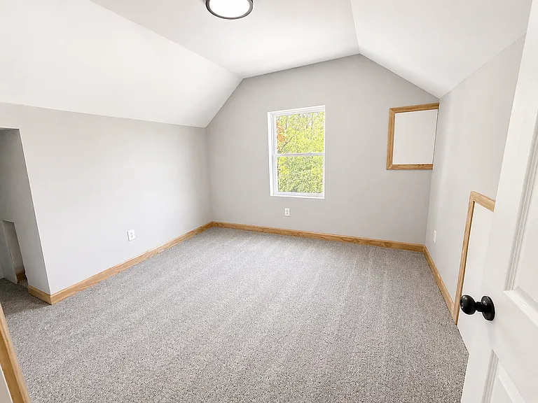 378 Hawkes Ave — Photo 7