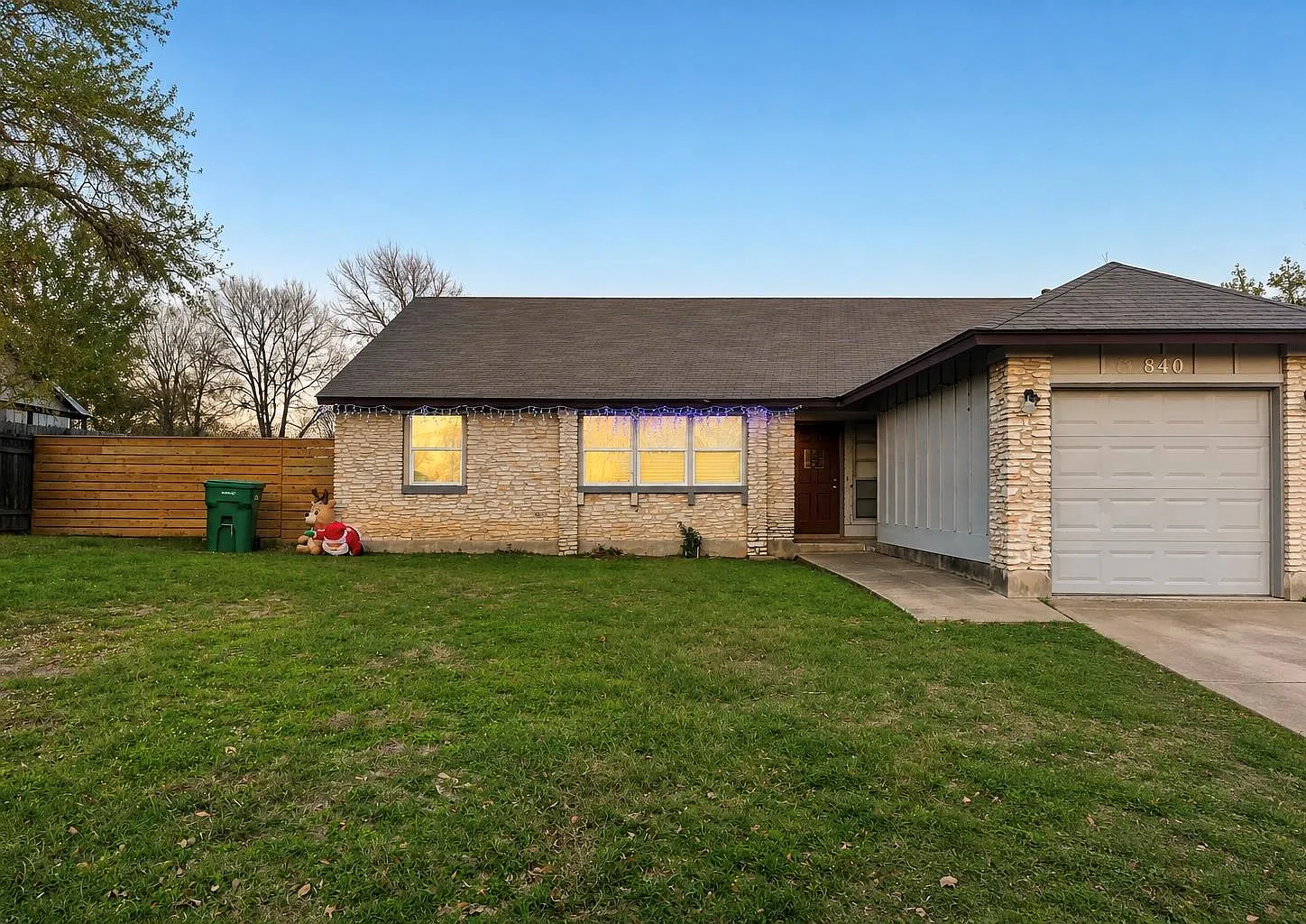 3 bed, 2.0 bath, 2140 sqft, $1,465 — Photo 1
