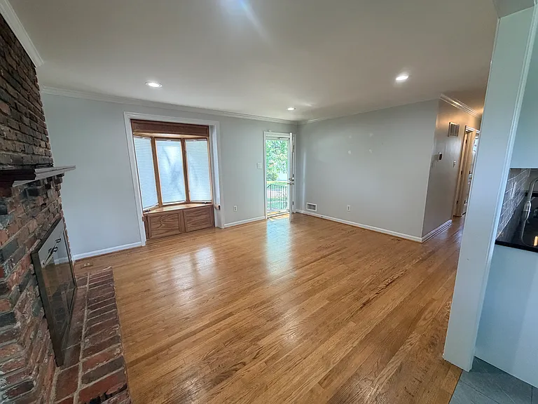 4807 Creek Shore Dr — Photo 6