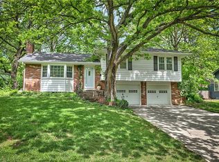 10204 W 70th St, Merriam, KS 66203