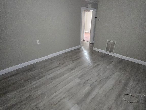 5th image of 2649 Wilson Ave