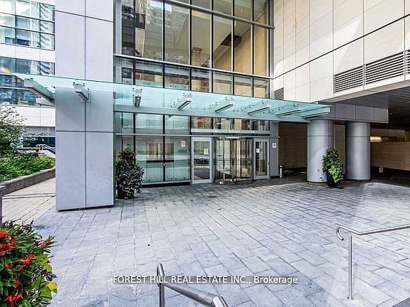 2nd image of 386 Yonge St #1615