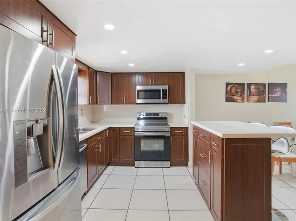 210 NW 87th Ave APT L206, Miami, FL 33172