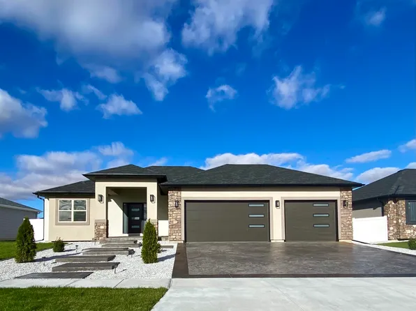 3217 Frahm Ln, Hastings, NE 68901