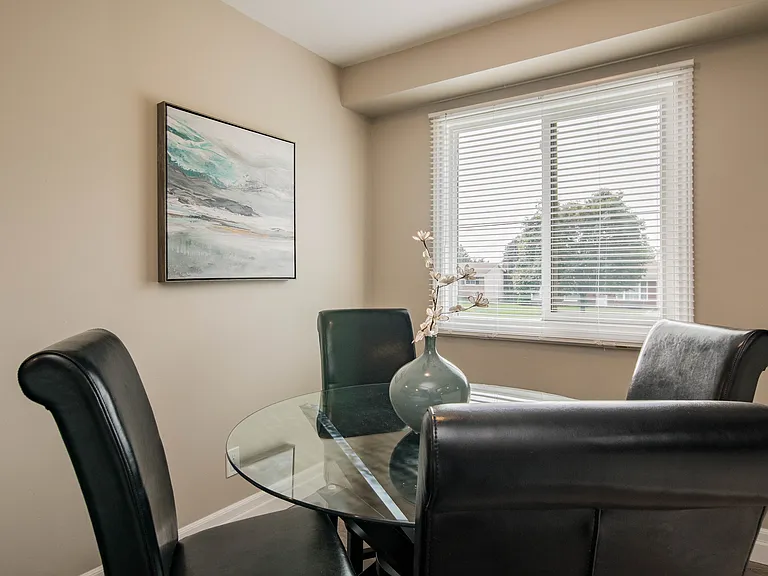 111 Amherst Dr — Photo 11