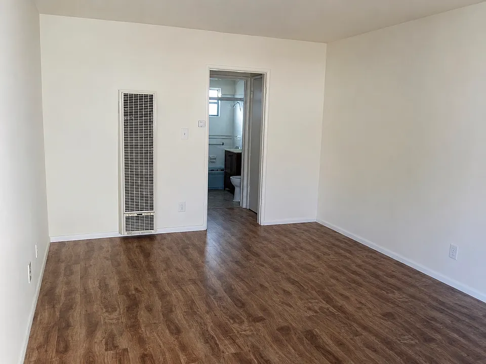 6717 Fulton Ave #2