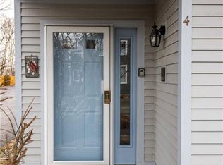 47 Bridge St APT 4, East Greenwich, RI 02818