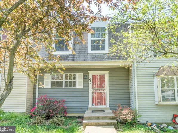 1337 Upcot Ct, Capitol Heights, MD 20743
