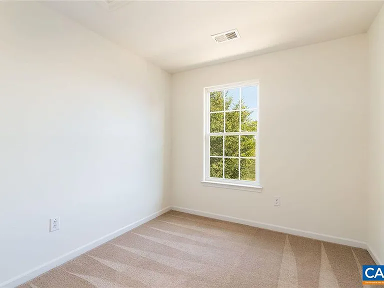 2138 Lockwood Dr — Photo 17