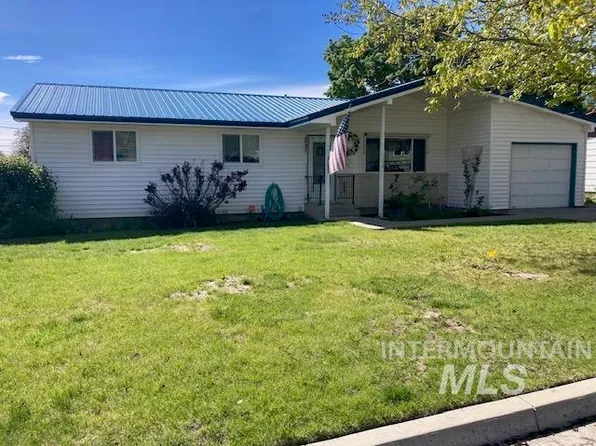 1353 W 1st St, Weiser, ID 83672