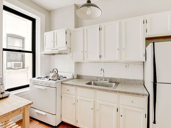 2nd image of 408 8th Ave APT 3B