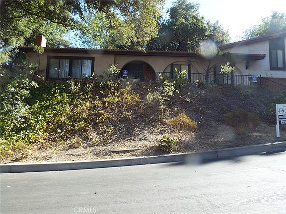 2nd image of 4444 Rochelle Pl