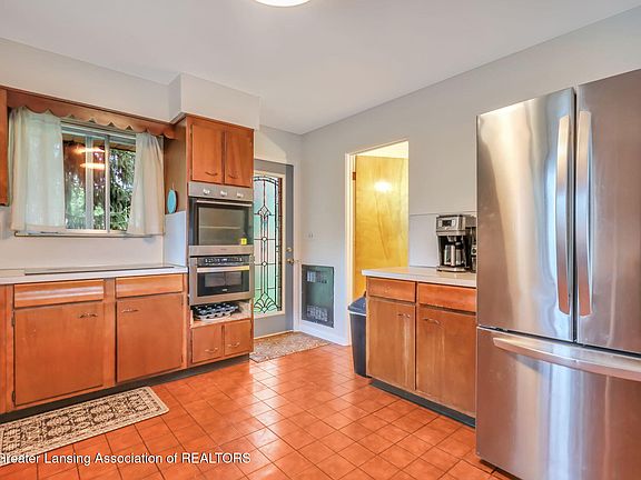 4th image of 13433 S Grange Rd