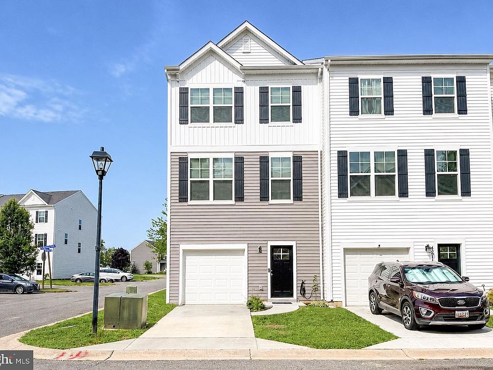 1st image of 45710 N Maxine Way
