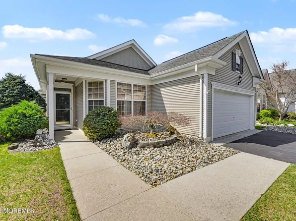 39 Marlow Drive, Jackson, NJ 08527