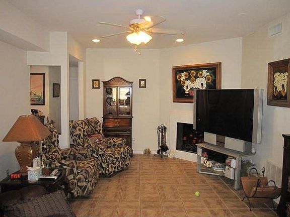 4th image of 521 Sand Bend Dr