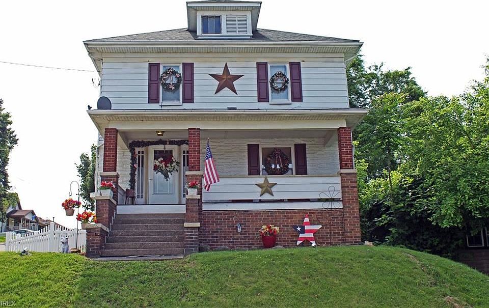 1st image of 301 N 10th St
