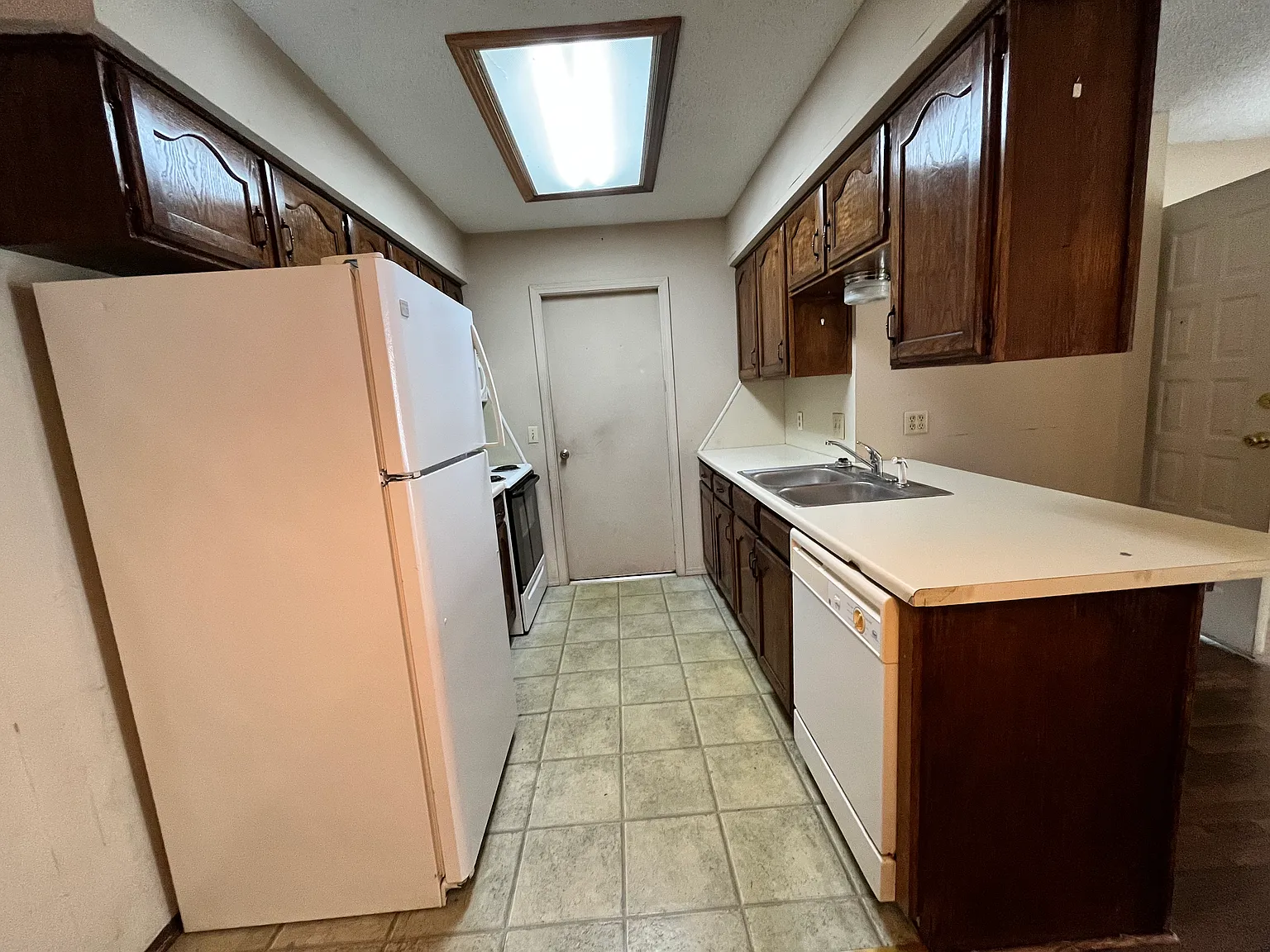 2 bed, 1.5 bath, $850 — Photo 3